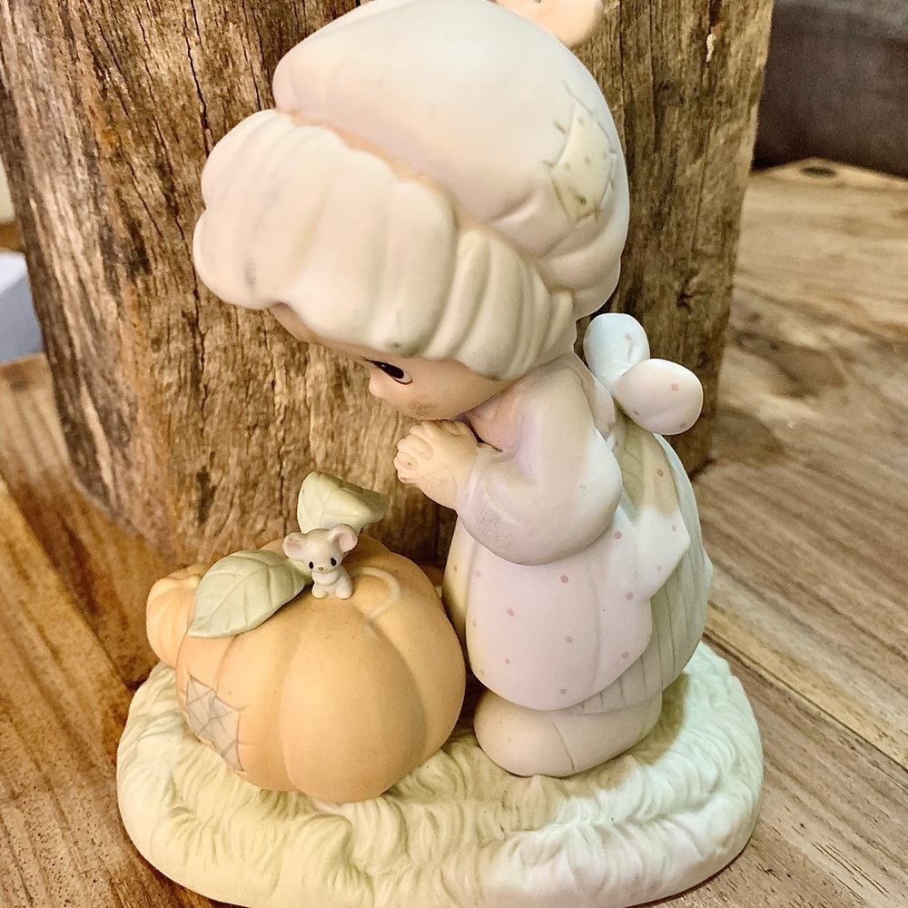 Precious Moments 1988 October Calendar Girls Series Figurine #110094